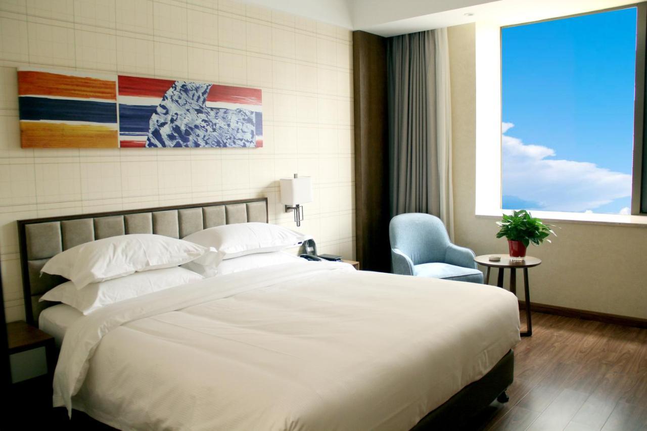 מלון Ramada By Wyndham Baoji Jintai מראה חיצוני תמונה